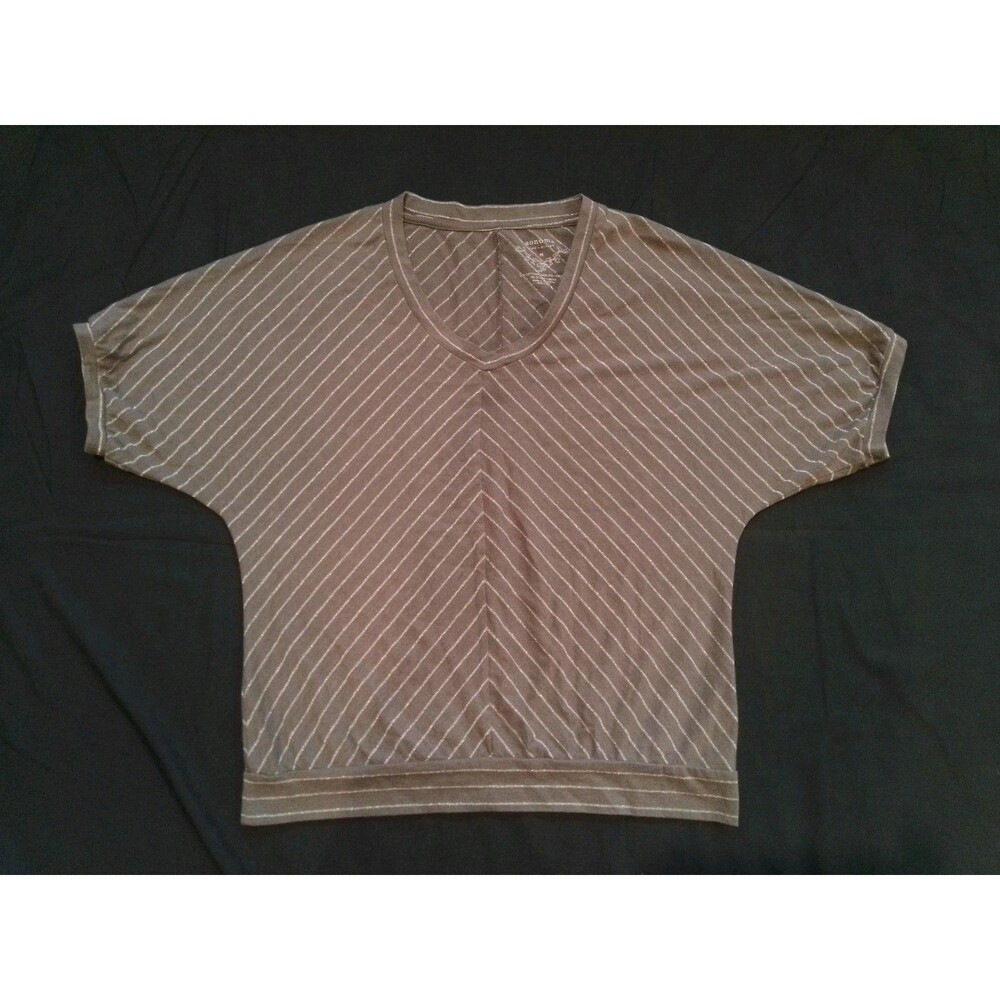 Sonoma Life + Style Womenโs Short Sleeve V Neck Size Medium